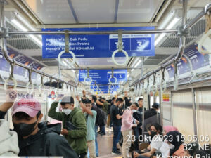Kereta Branding Otomedia x Vena