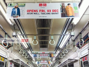 Kereta Branding Otomedia x Uniqlo