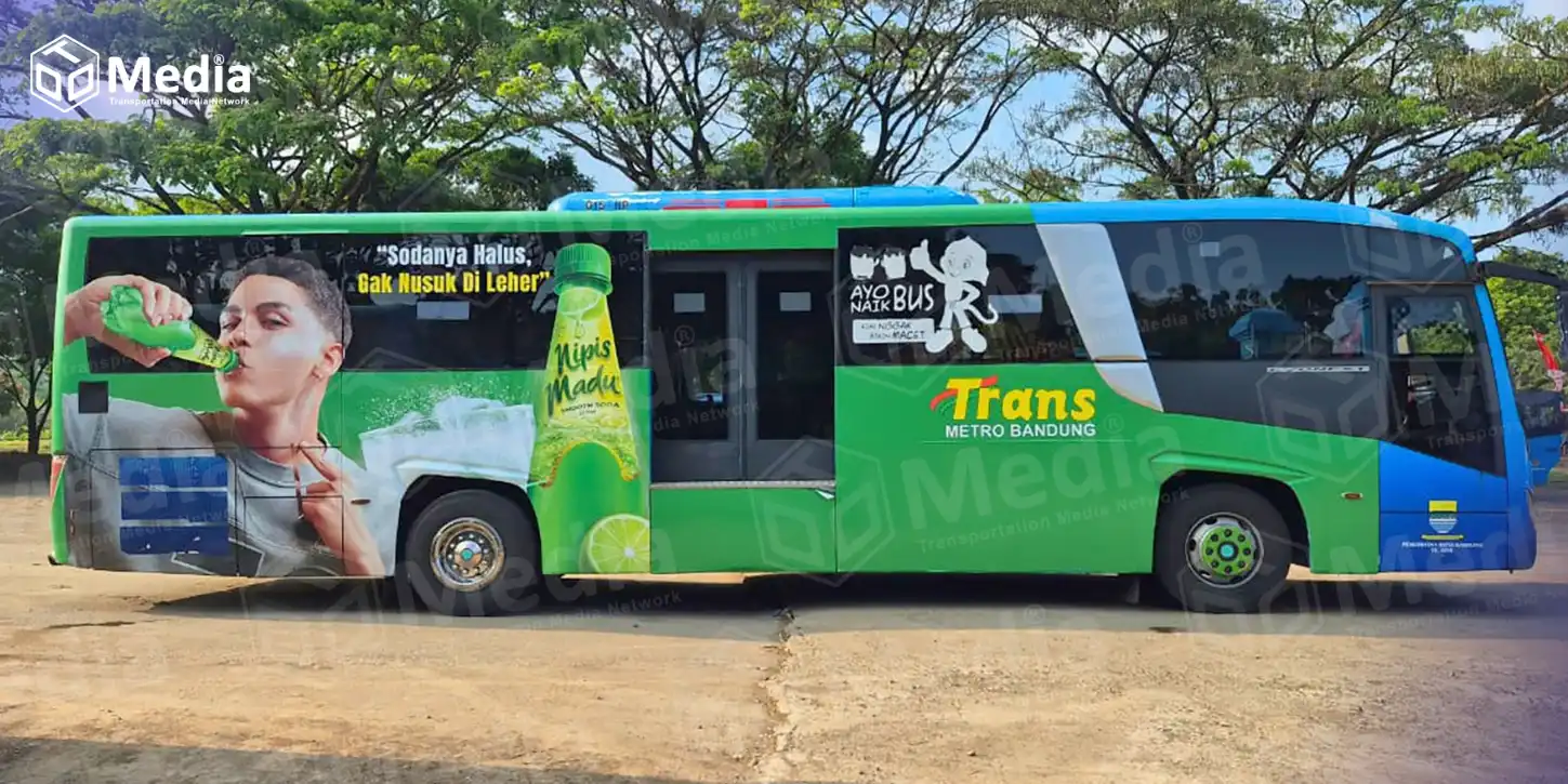 Branding bus full body Nipis Madu di Trans Metro Bandung